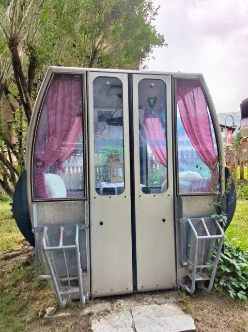 צרמט Wohnung Tchiyaka מראה חיצוני תמונה